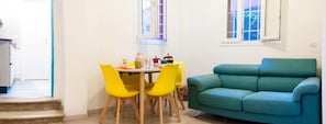 Apartment, 1 Schlafzimmer | Wohnbereich | Flachbildfernseher