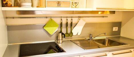 Apartment, 1 Schlafzimmer | Eigene Küche | Großer Kühlschrank, Ofen, Herdplatte, Geschirrspüler