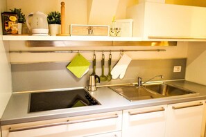Private kitchen - Santo Stefano Luxury Apartment (Bologna)