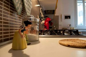 Apartment | Eigene Küche | Großer Kühlschrank, Ofen, Herdplatte, Geschirrspüler