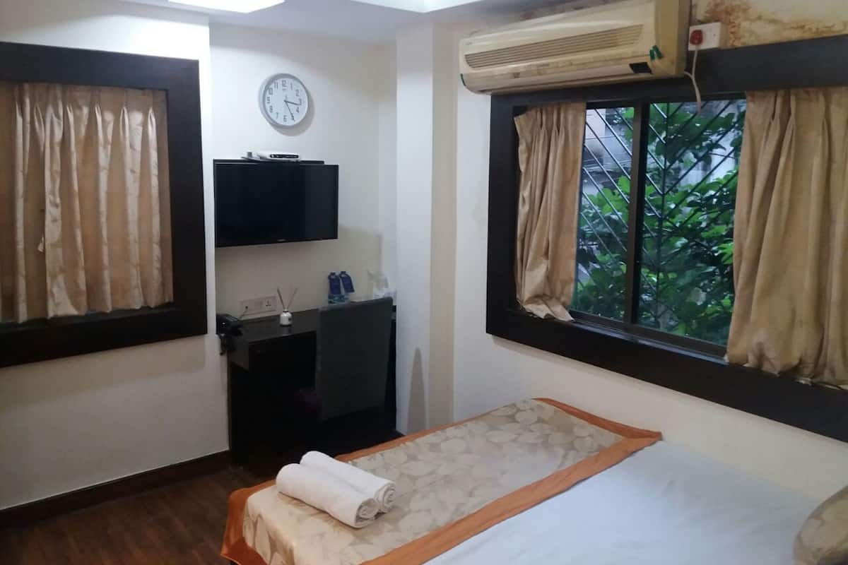 1 bedroom, desk, free WiFi