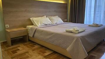 Yhden hengen kaupunkihuone, parveke | Pimennysverhot, äänieristys, silitysrauta/-lauta, ilmainen Wi-Fi