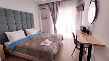 Kahden hengen kaupunkihuone, parveke | Pimennysverhot, äänieristys, silitysrauta/-lauta, ilmainen Wi-Fi