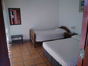 3 bedrooms, Internet, bed sheets, wheelchair access