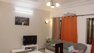 ์ํํธ, ์นจ์ค 2๊ฐ | ๊ฑฐ์ค ๊ณต๊ฐ | ํ๋ฉด TV