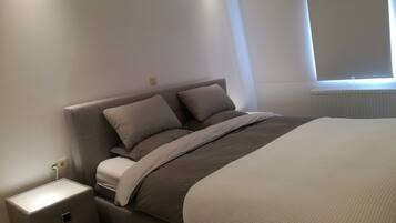 Comfort House, 3 Bedrooms | 3 bedrooms, down comforters, iron/ironing board, free WiFi