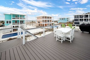 Outdoor dining - Sand Dollar Cottage, Large Private Home in Navarre (Navarre)