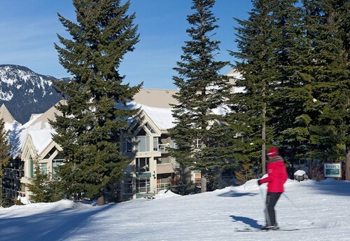 Spacious ski in/ski out on Blackcomb Mountain! / Jan 19 - 26 .2020 /