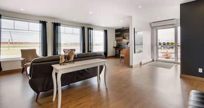 Villa Inn & Suites, SureStay Collection by Best Western