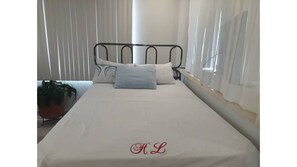 1 bedroom, WiFi, bed sheets