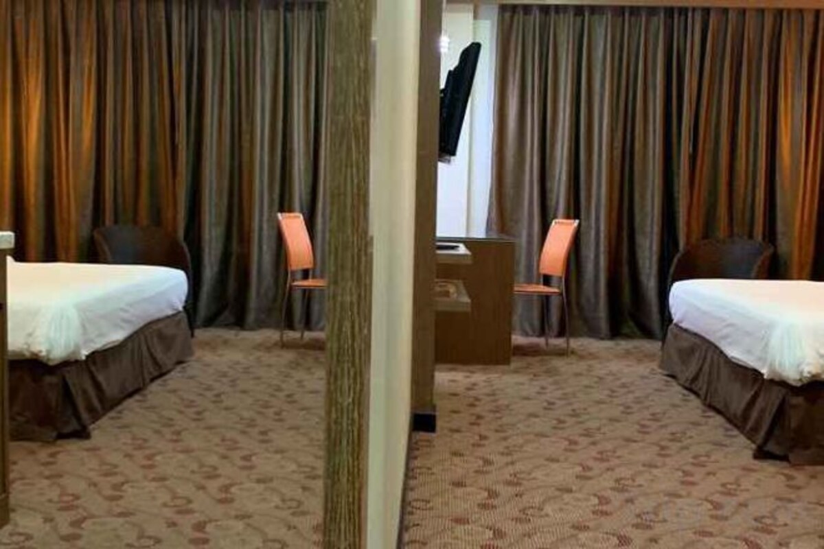 Deluxe King Room