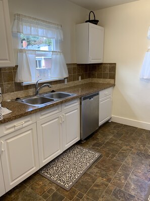 Fridge, microwave, oven, stovetop - Boise's Jewel on Gem St. With 2 bedrooms & 1 bathroom. (Boise)