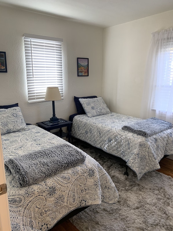 2 bedrooms, iron/ironing board, free WiFi, bed sheets