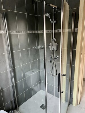 Een douche, een haardroger