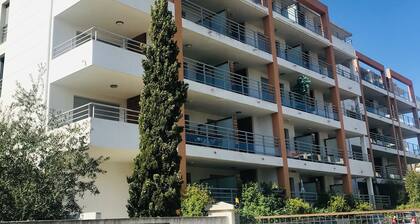 Centre ville, et plages Ă pieds. T2 avec terrasse au calme.