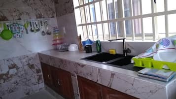 Apartemen, 2 kamar tidur | Dapur pribadi | Lemari es, oven, kompor, dan ketel listrik