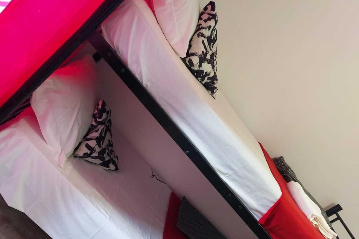 Dormitorio compartido, dormitorio mixto (1 bed in 6-bed dorm) | Wifi gratis y ropa de cama