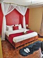 Deluxe Room, 1 Queen Bed, Non Smoking