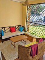 32-inch Smart TV with digital channels, Netflix, streaming services