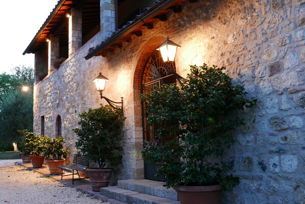 Exterior - Agriturismo La Pieve (Colle di Val d'Elsa)