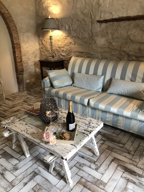 Apartment, 1 Bedroom | Living area - Agriturismo La Pieve (Colle di Val d'Elsa)