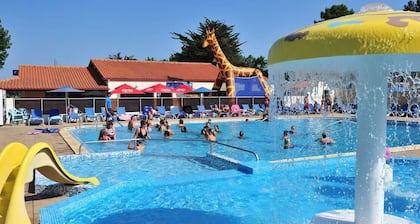Rev2Vacances - Camping Le Clos des Pins