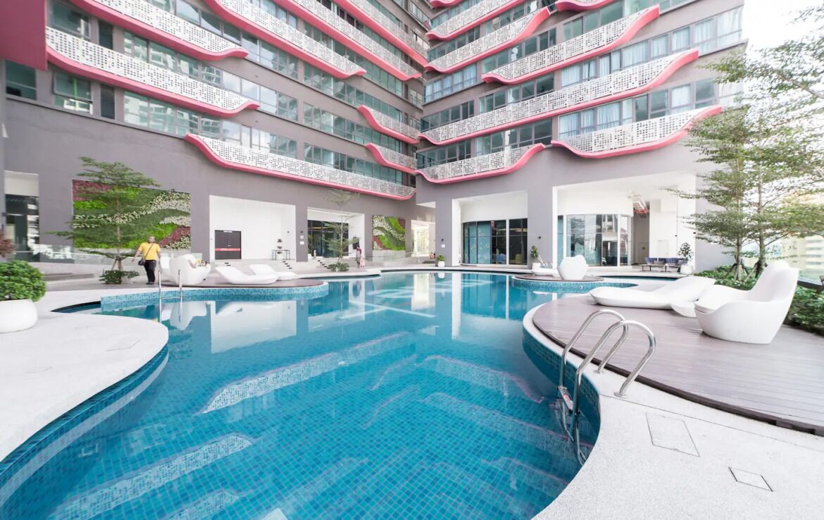 室內泳池、室外泳池