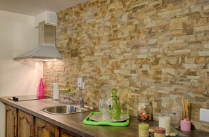 Apartemen, 1 kamar tidur | Dapur pribadi | Lemari es, microwave, kompor, dan mesin pembuat kopi/teh