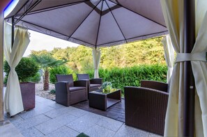 ลานระเบียง/นอกชาน