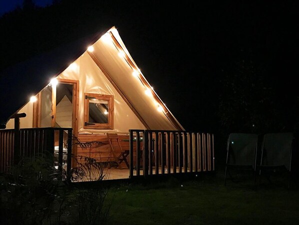 Décoration personnalisée, ameublement personnalisé, draps fournis