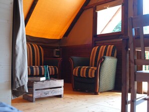 Décoration personnalisée, ameublement personnalisé, draps fournis