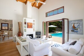 Smart TV, fireplace - Arodo Seaside Villas, Villa Penelope (Syvota)