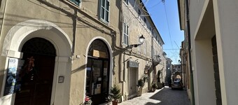 S035 - Sirolo, three-room apartment in the square with sea view