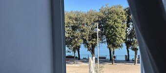 S035 - Sirolo, three-room apartment in the square with sea view