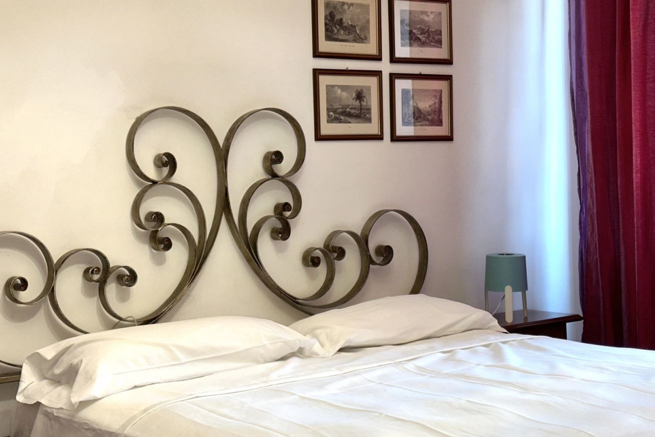 2 bedrooms, bed sheets