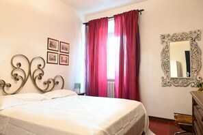 2 bedrooms, bed sheets - S035 - Sirolo, three-room apartment in the square with sea view (Sirolo)