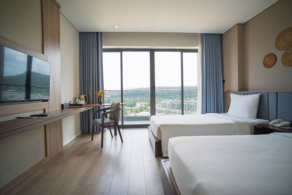 Cobertura, 3 quartos, piscina particular | Frigobar, cofres nos quartos, escrivaninha
