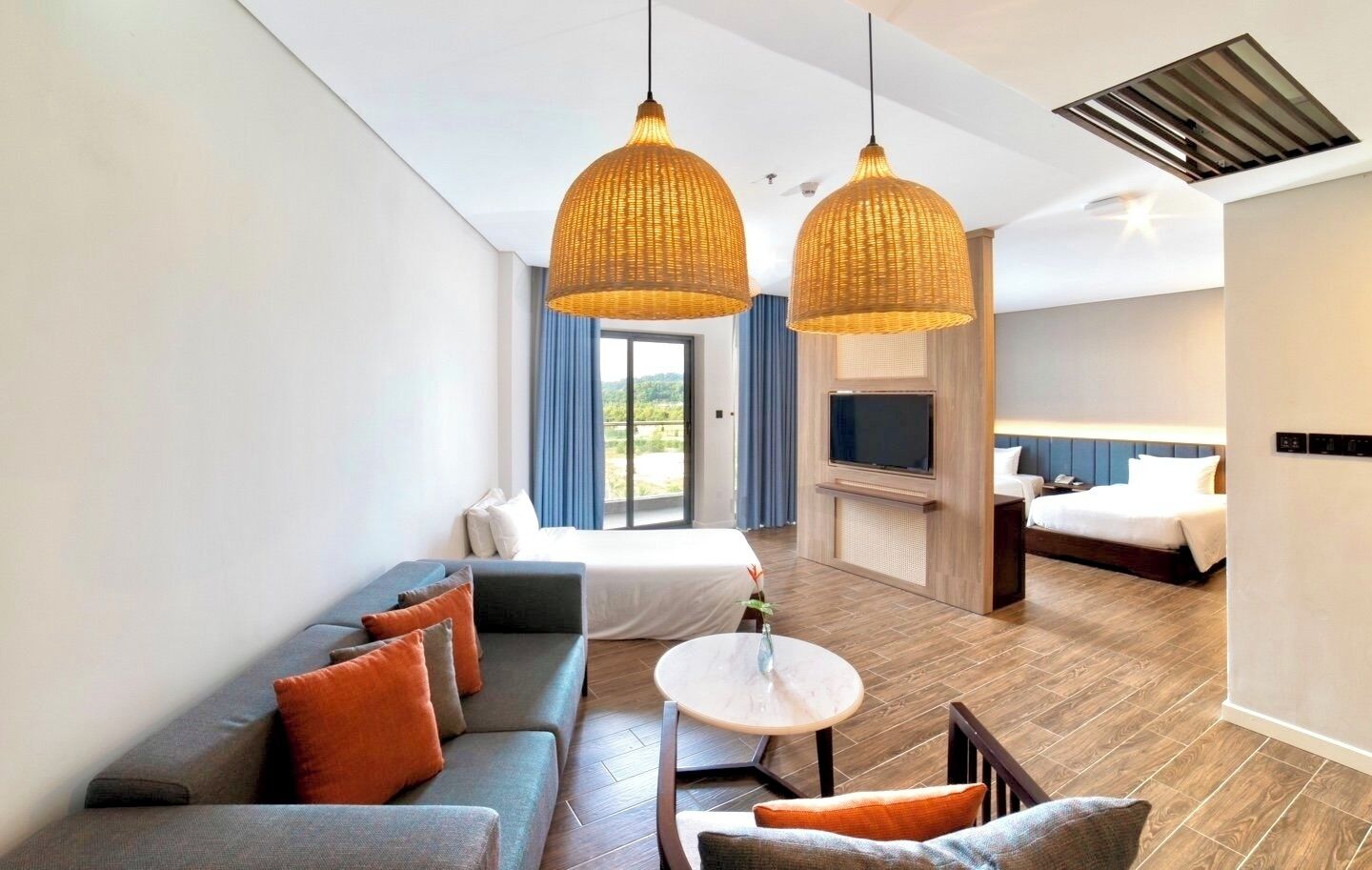 Minibar, in-room safe, desk, laptop workspace