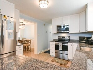 Fridge, microwave, stovetop, dishwasher