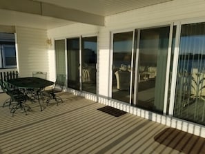 Outdoor dining - Direct Canal Front w/ Boat Tie up in the Highly sought after Montego Bay Community, Pools, Tennis ! (Ocean City)