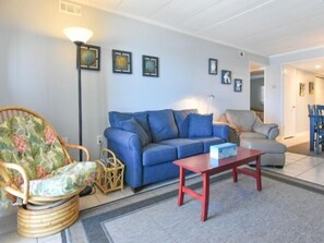 TV - Direct Ocean Front, 9th floor panoramic beach and ocean views! Large outdoor pool, (Ocean City)