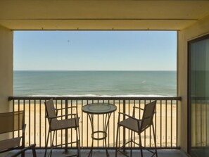 Property grounds - Direct Ocean Front, 9th floor panoramic beach and ocean views! Large outdoor pool, (Ocean City)