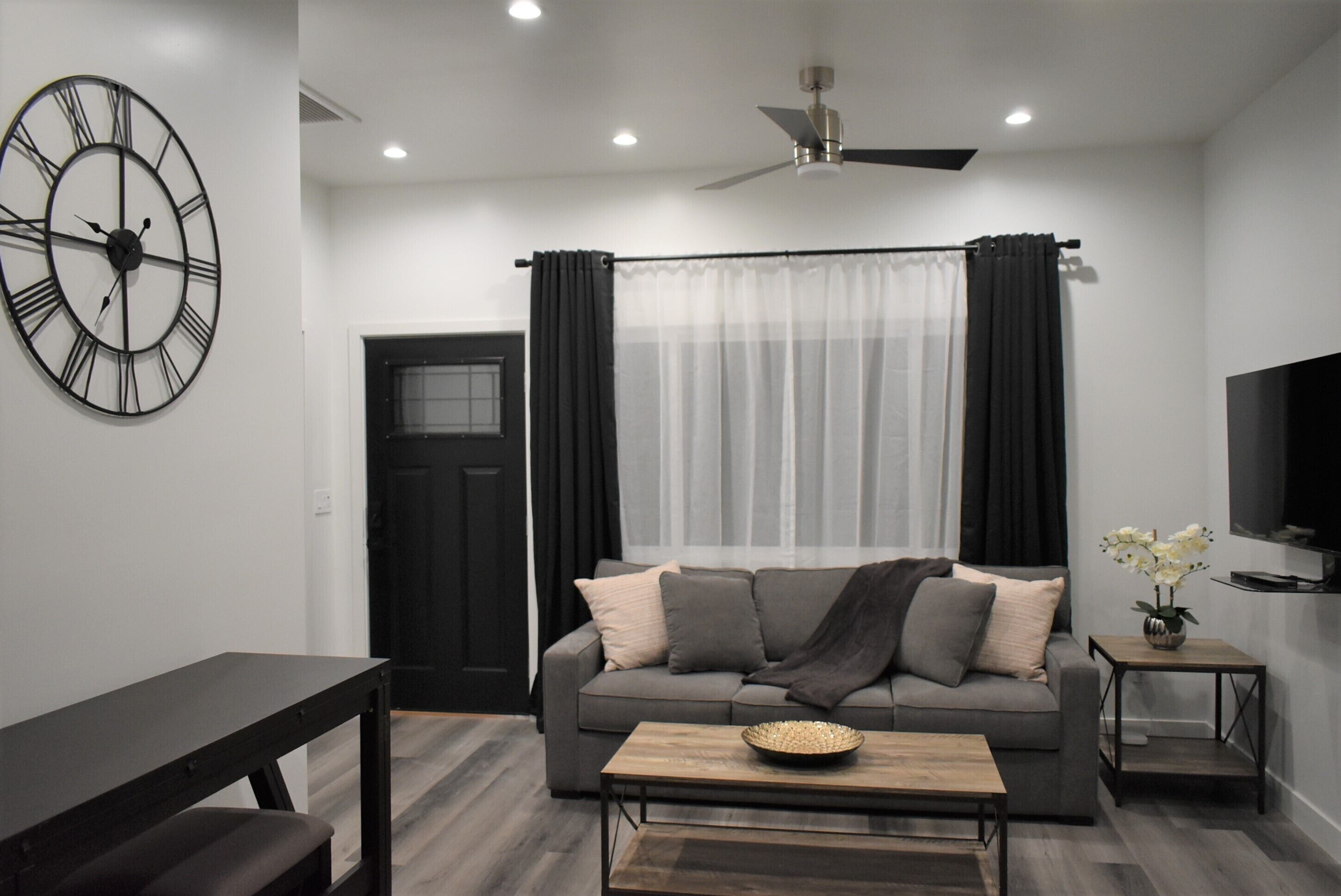Cozy 1BD/1BTH/Queen Sofa Bed, 1 mile to CSUN