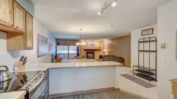 Premier Condo | Living area