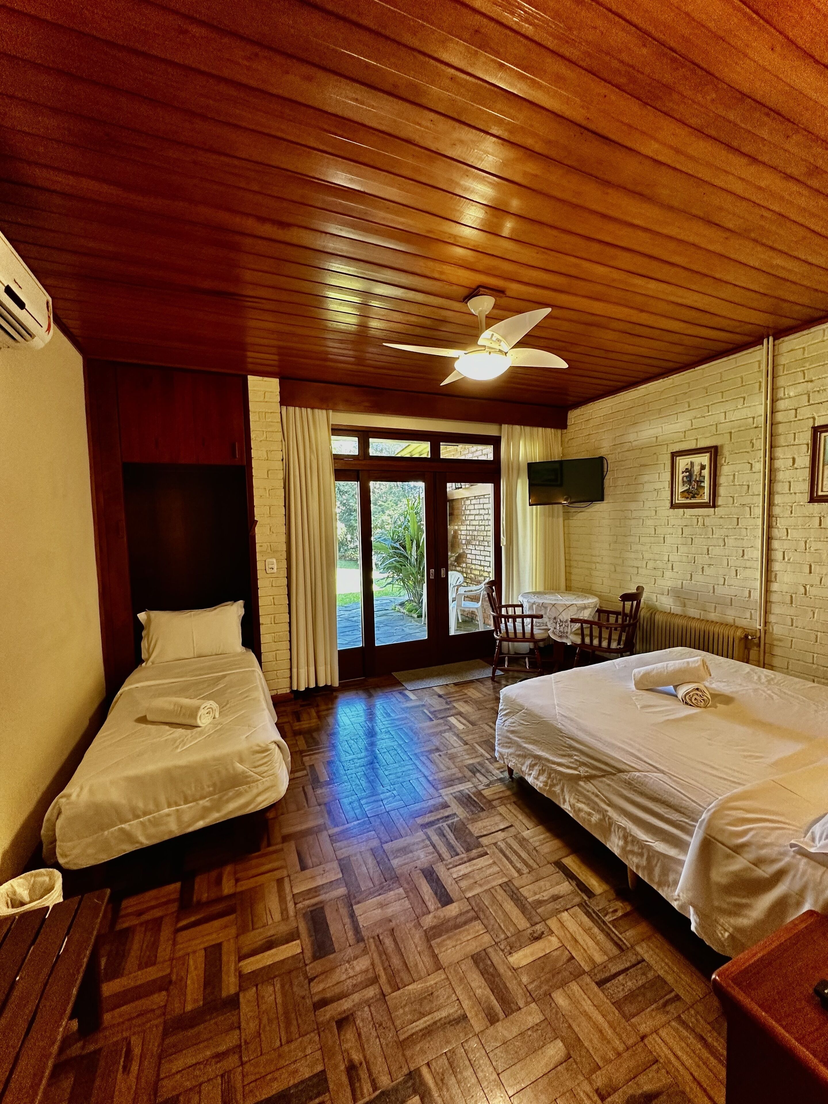 triple room | minibar, in-room safe, desk, laptop workspace