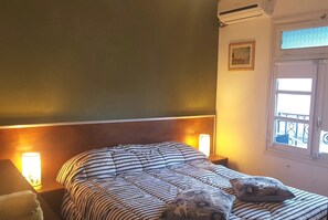 Quarto casal standard, banheiro compartilhado | Wi-Fi de cortesia