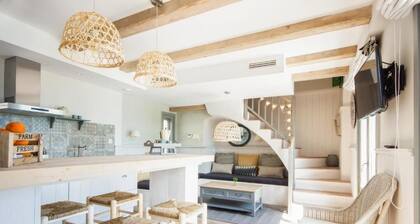 The Beach House - Studios & Suites