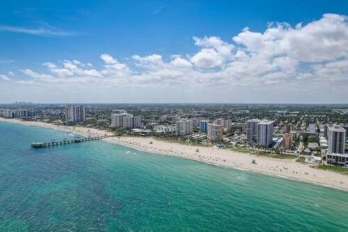 Gorgeous direct Intracoastal views in the heart of Pompano Beach