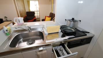 Fridge, microwave, stovetop, electric kettle