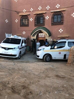 المنطقة المحيطة بالمنشأة